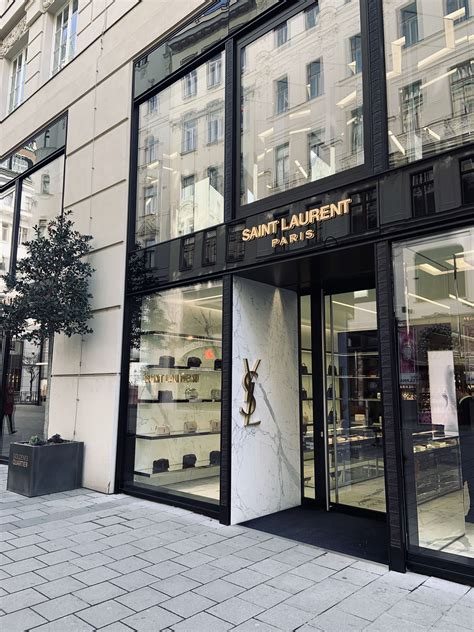 magasin yves saint laurent paris|yves Saint Laurent stores.